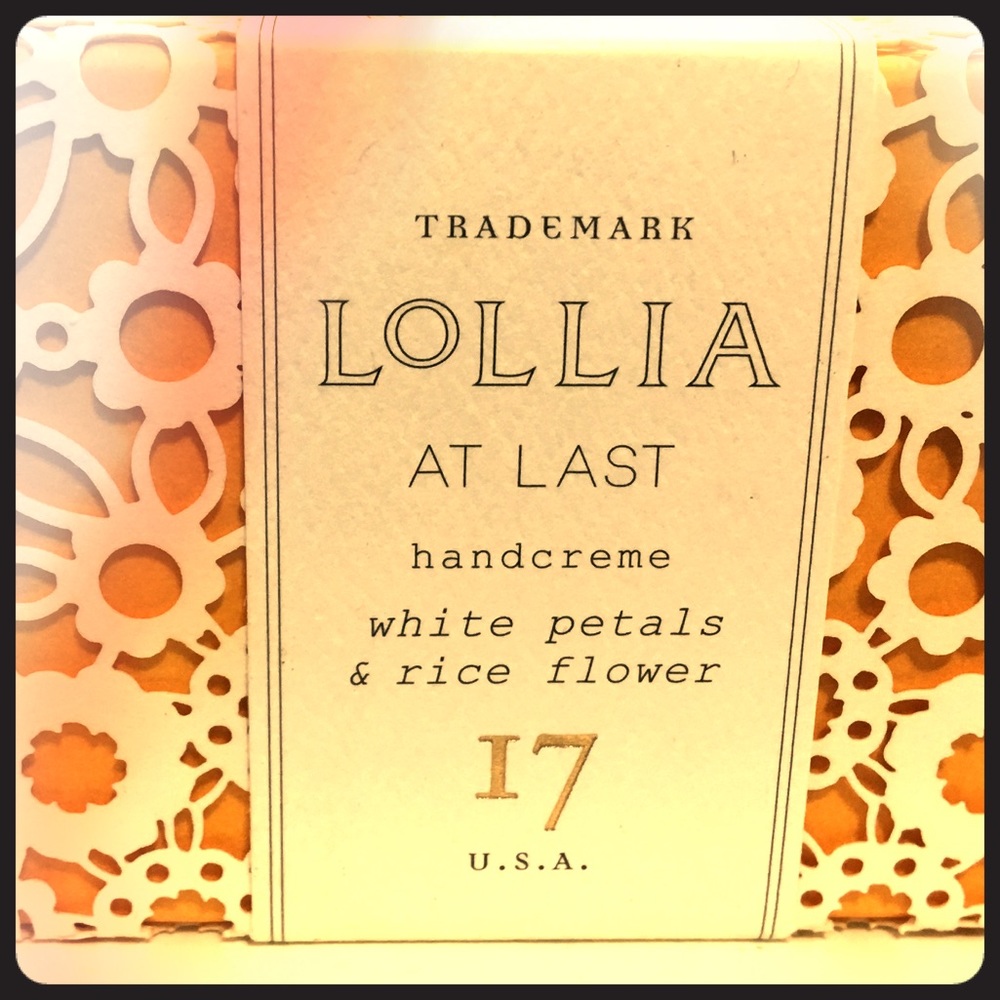 Lollia At Last handcreme white petals rice flower