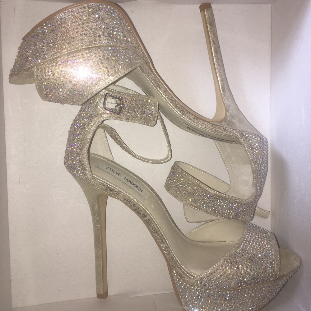 Never worn Steve Madden prom heels