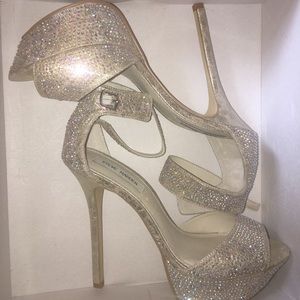 Never worn Steve Madden prom heels