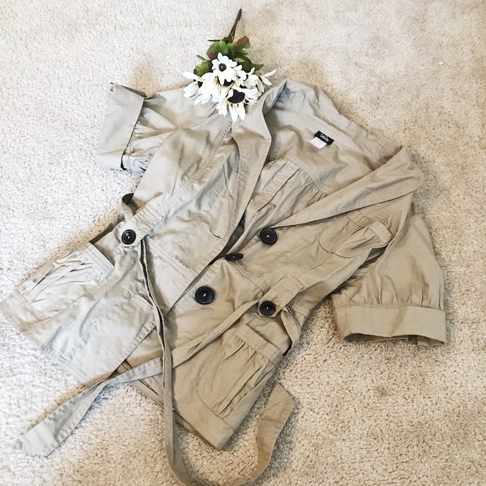 ✨Taupe Short Sleeve Button Up Top