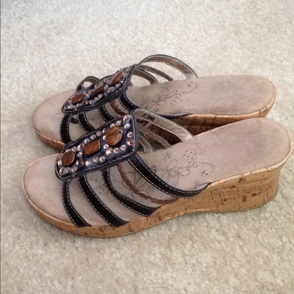 Stacked heel sandals size 7.5 - Picture 3 of 3