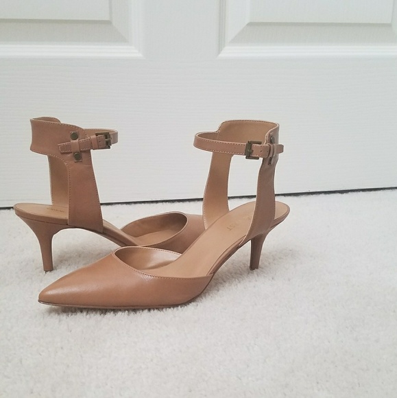 zingy pointy toe pumps