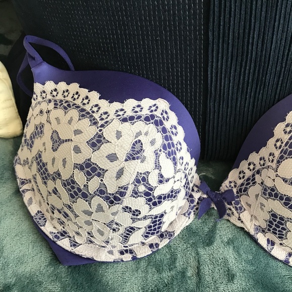 Victoria's Secret Lace bra - Picture 4 of 6
