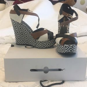 Worn twice! Aldo wedges!