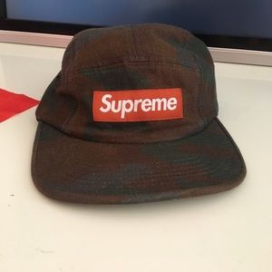 Supreme five-panel
