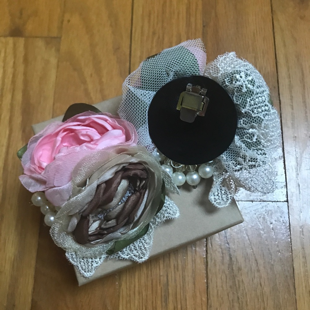 Hand made floral accessory clips