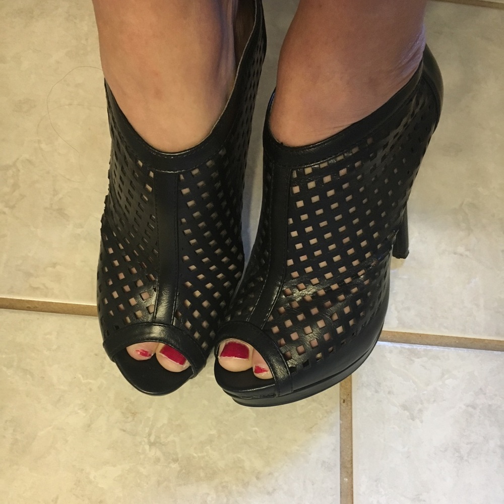 🖤Open-toe Platform Booties❤️ - Picture 2 of 7