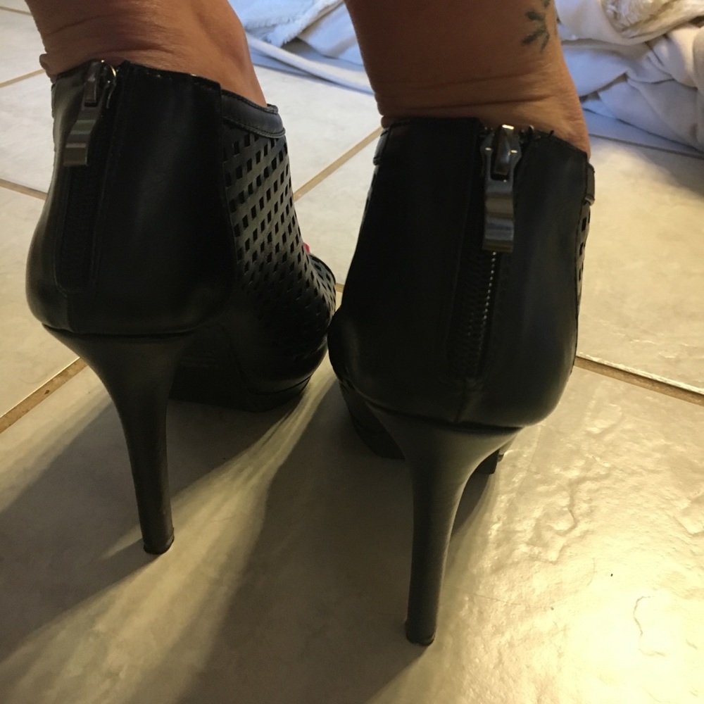 🖤Open-toe Platform Booties❤️ - Picture 4 of 7