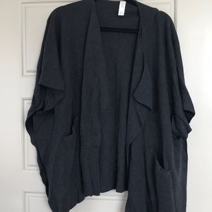 Lululemon charcoal grey o/s wrap