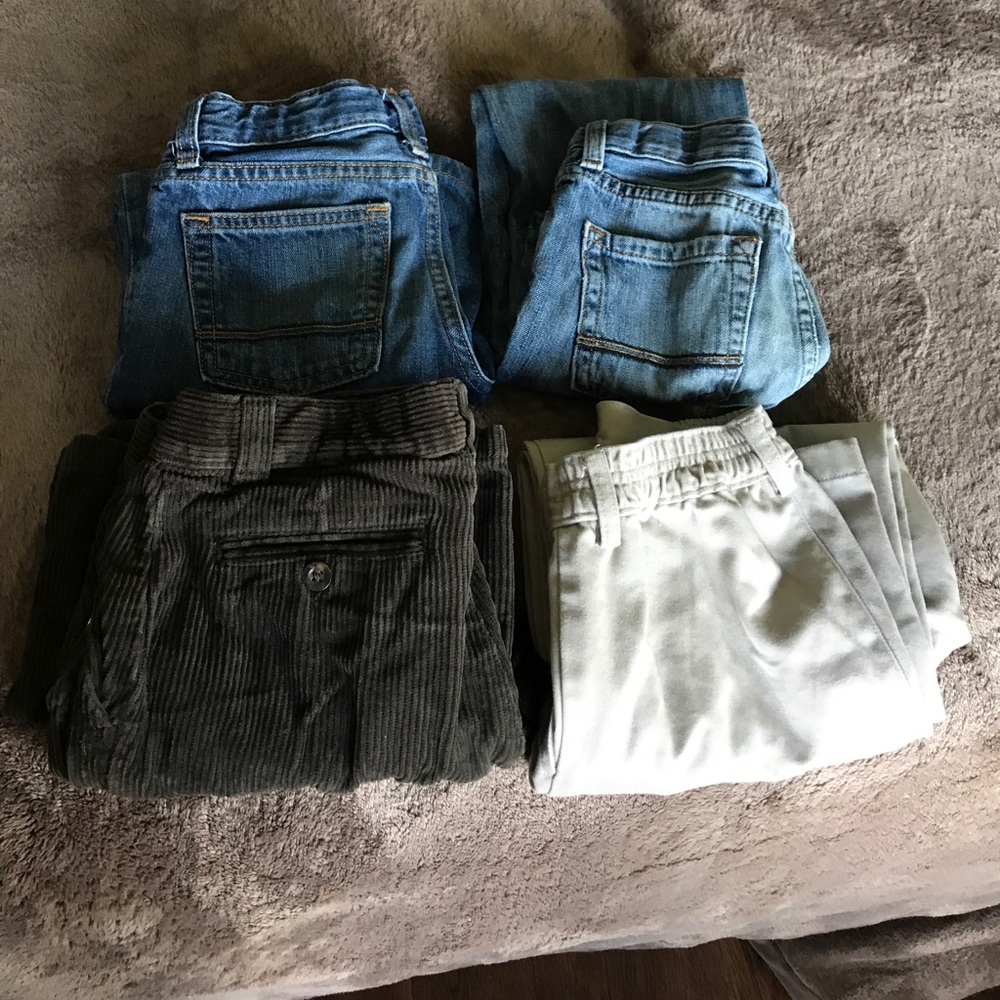 A bundle of 4 different bottom for size 7 boy