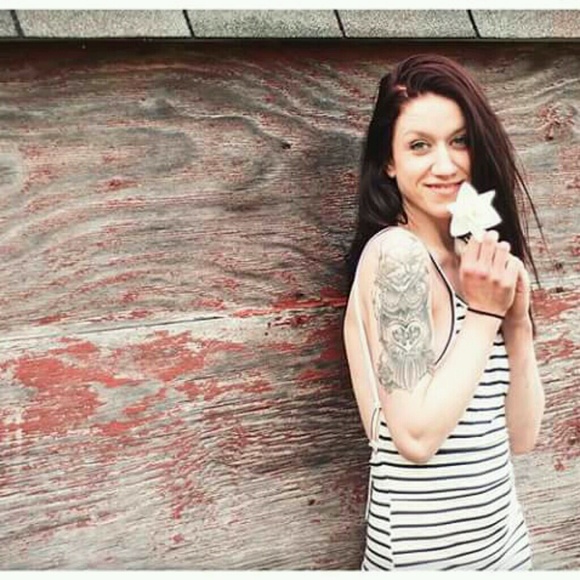 Meet your Posher, Kendra - Picture 1 of 1