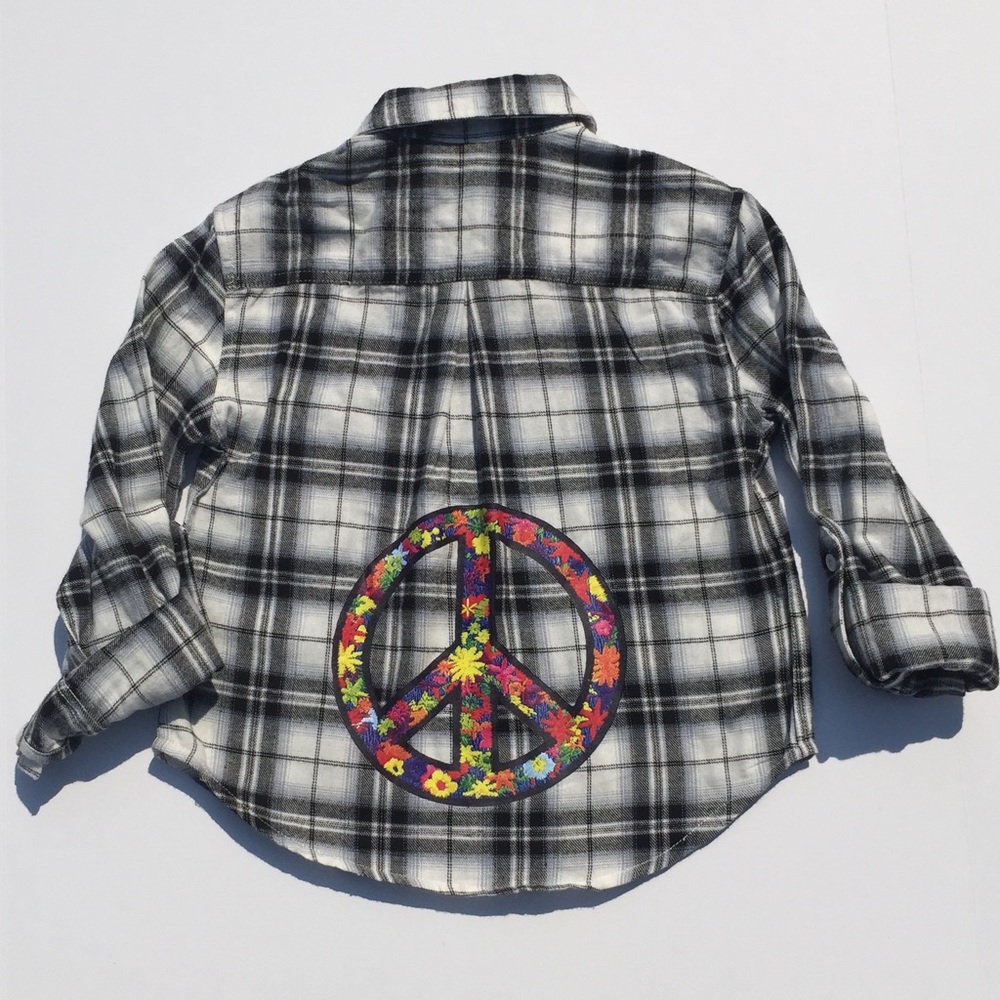 NWT so nikki flannel with peace sign