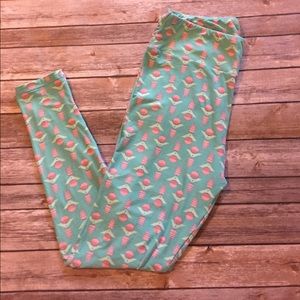 LulaRoe Tall and Curvy Leggings