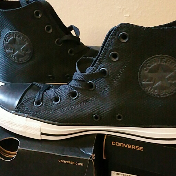 Converse Chuck Taylor size 8 - Picture 4 of 7