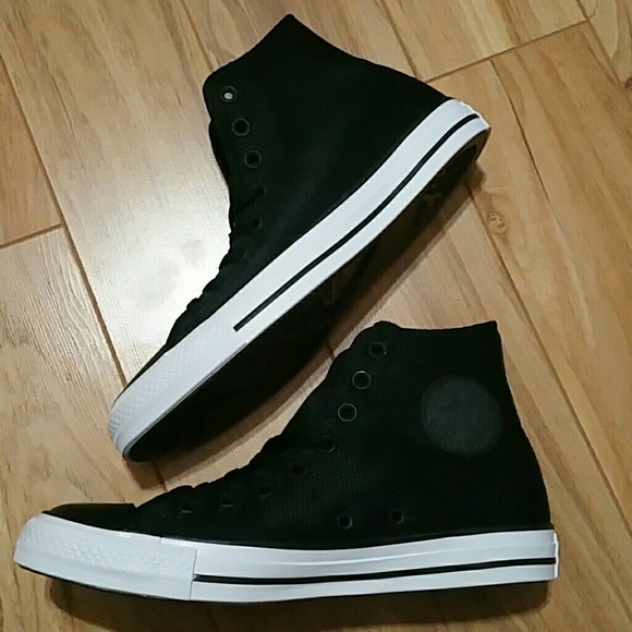 Converse Chuck Taylor size 8 - Picture 2 of 7