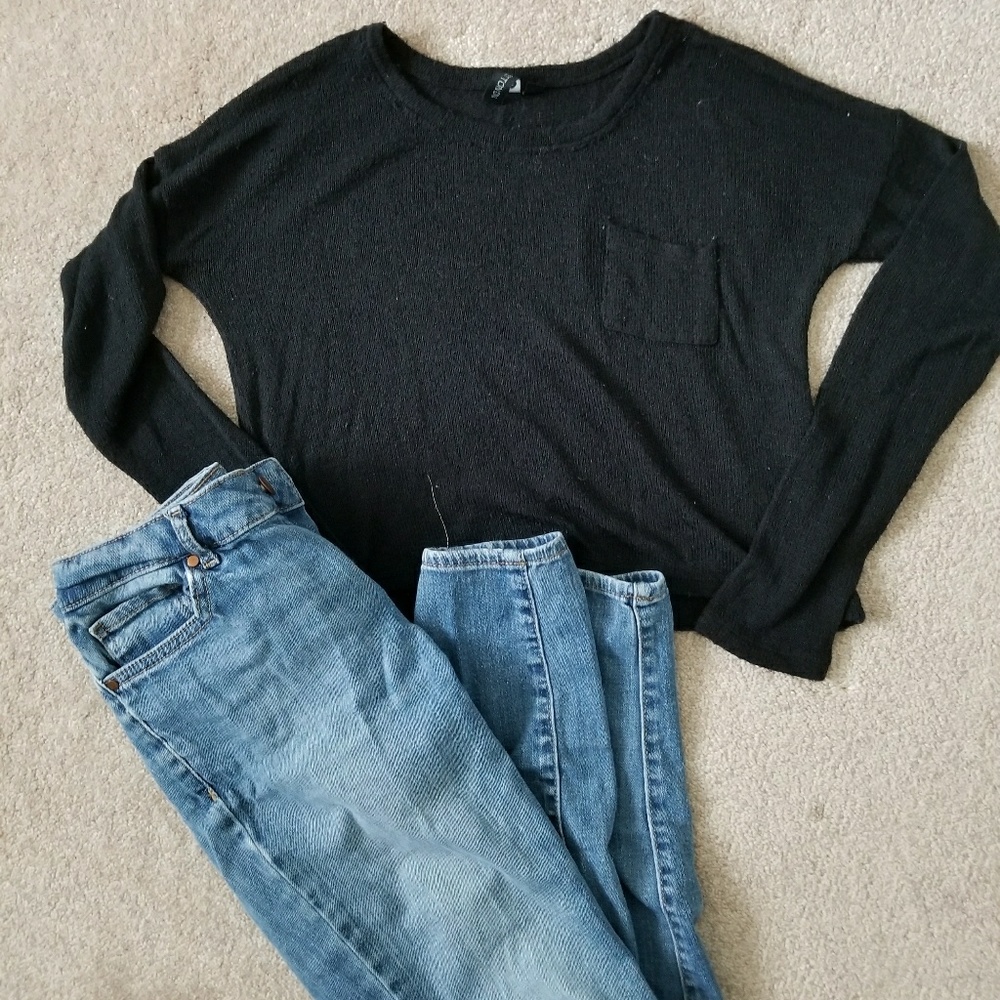 Black Long Sleeve Croptop