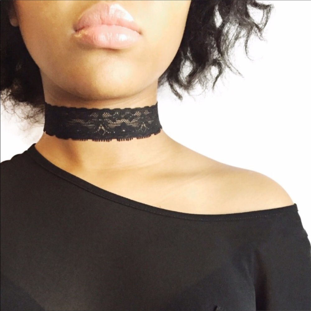 Black Lace Choker - Picture 2 of 2