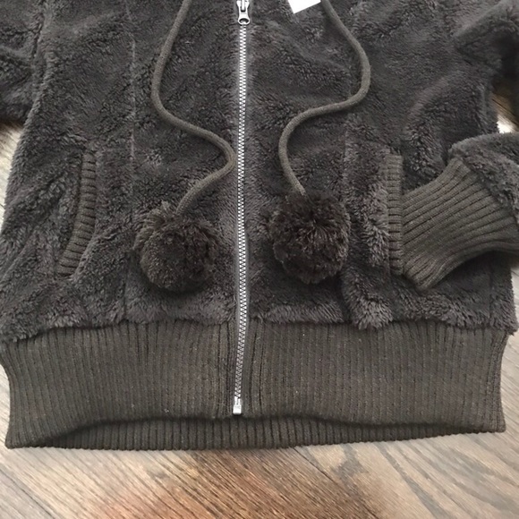 NWT New York & Co Black Faux Fur Hooded Pom Jacket - Picture 2 of 8
