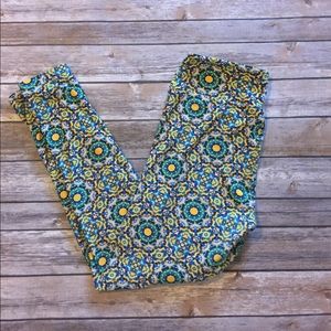 LulaRoe Aztec leggings