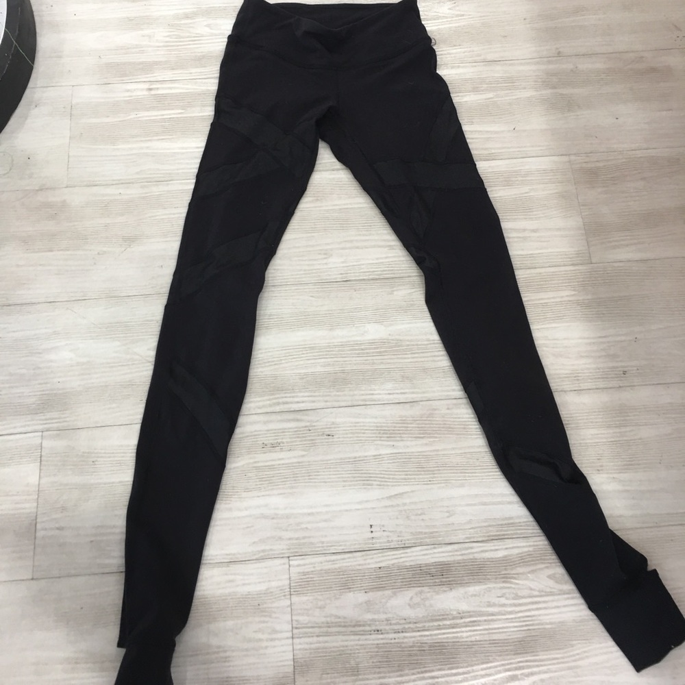Lululemon black stirrup leggings