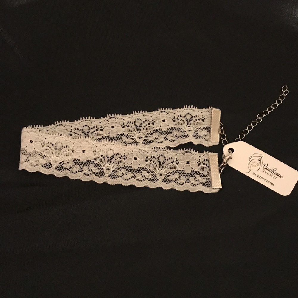 White Lace Choker