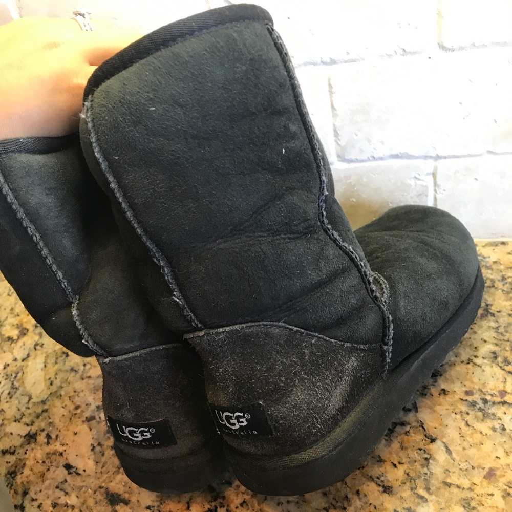 Short ugg boots