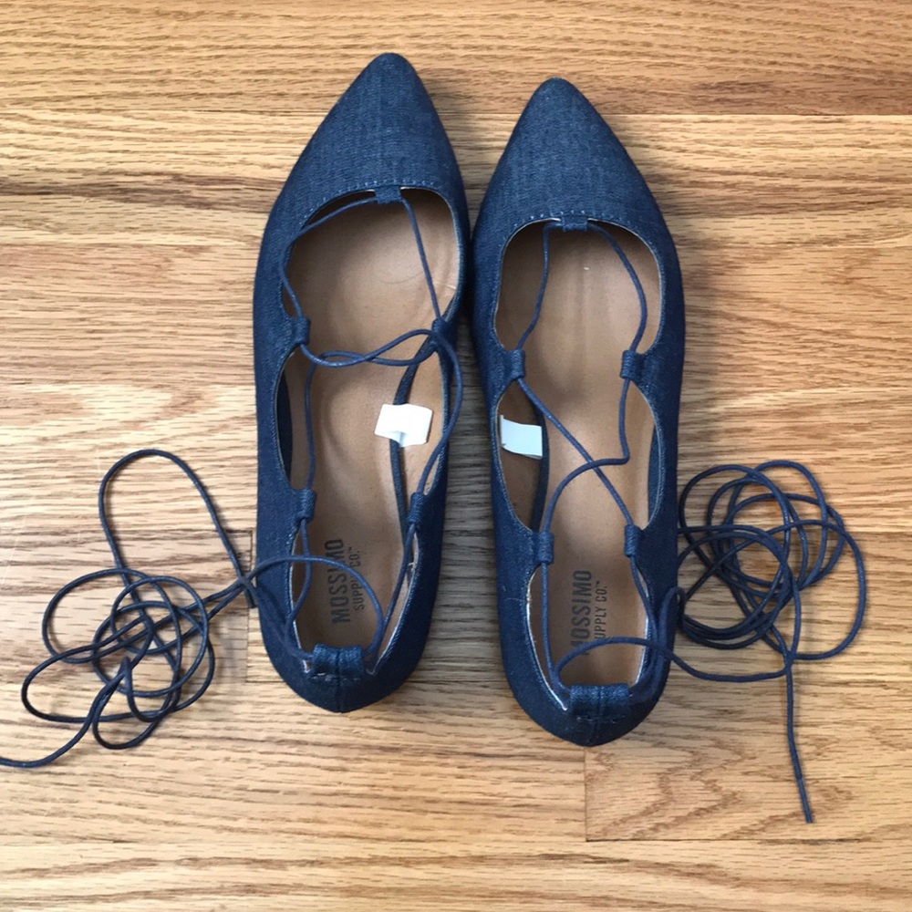 Mossimo size 6 lace up flats