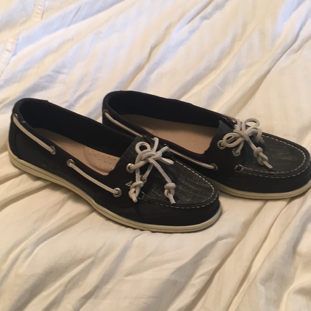 Sperry Canvas Boat Shoe. Worn once. Too small.