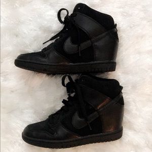 WOMENS NIKE SKY HI DUNKS