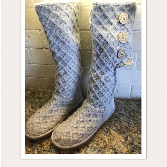 Shoes - Sweater UGG boots