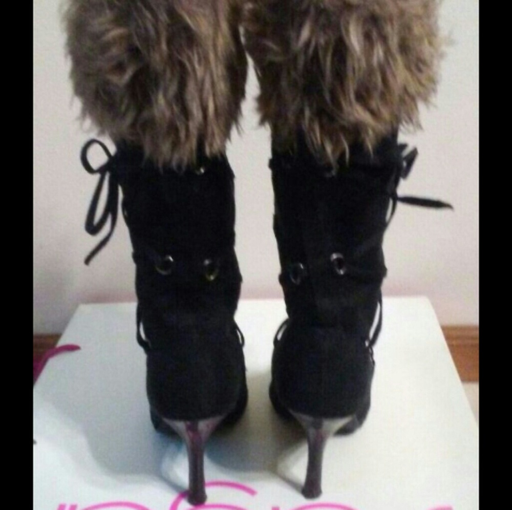 Boots - Picture 2 of 3