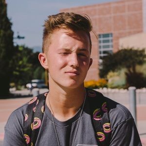 Meet your Posher, Cameron