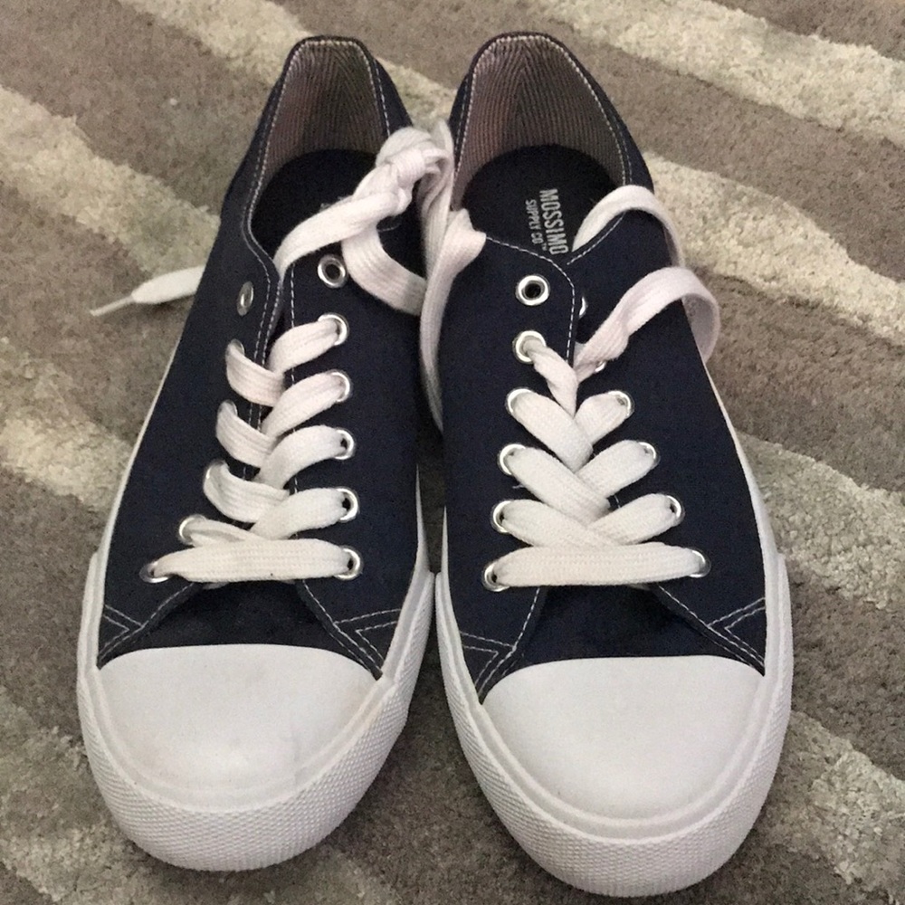 Mossimo tennis shoes