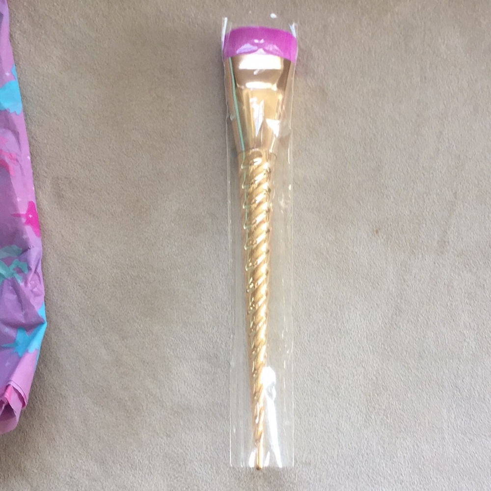 Brand New, Authentic Tarte "Magic Wands" Brush Set - Picture 2 of 6