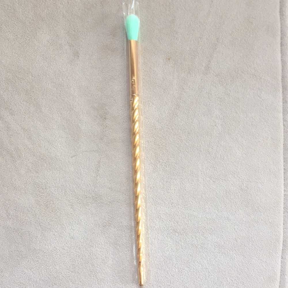 Brand New, Authentic Tarte "Magic Wands" Brush Set - Picture 4 of 6