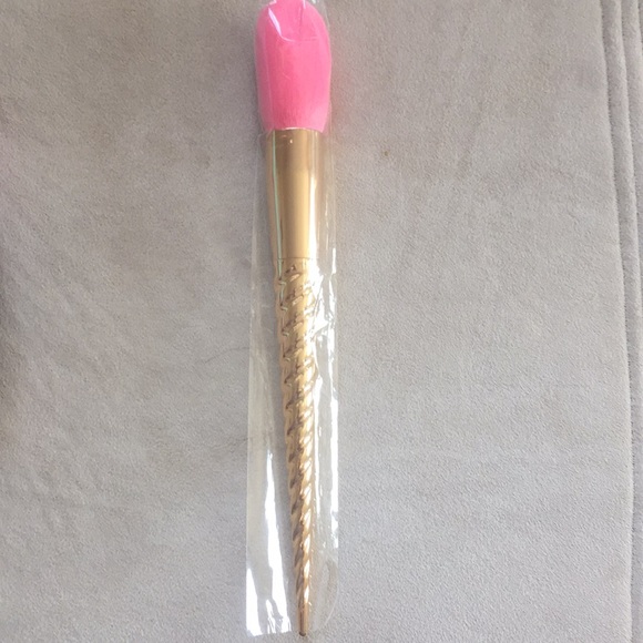 Brand New, Authentic Tarte "Magic Wands" Brush Set - Picture 3 of 6