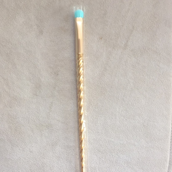 Brand New, Authentic Tarte "Magic Wands" Brush Set - Picture 5 of 6