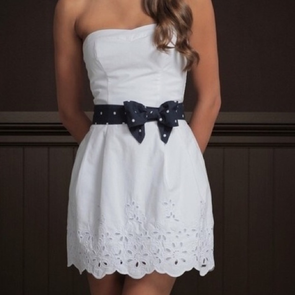 White Hollister Strapless dress with navy blue bow