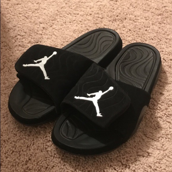 Sandals_&_Flip_Flops