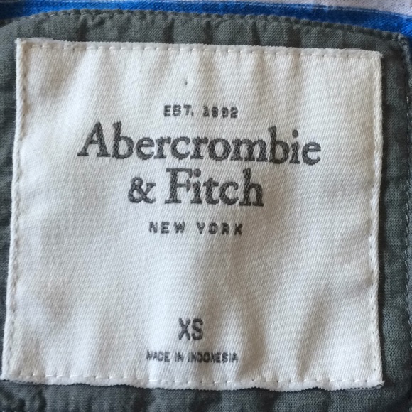 A&F blue & white striped 3/4 sleeve pocket tee - Picture 3 of 3