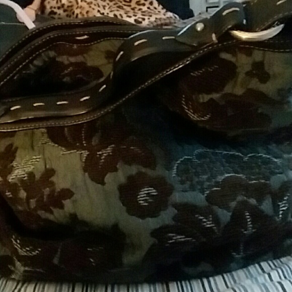 Liz Claiborne Navy and Brown Flower pocket book. - Picture 2 of 3