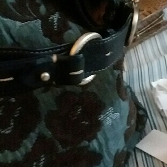 Liz Claiborne Navy and Brown Flower pocket book. - Picture 3 of 3