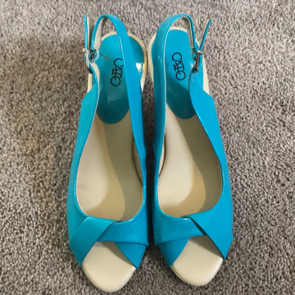 Blue wedges