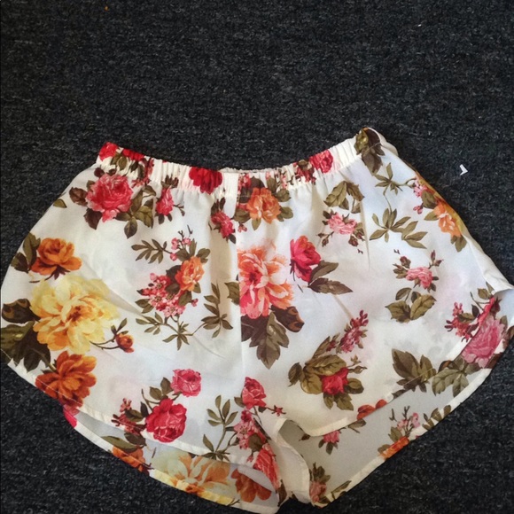 Floral Print Shorts - Picture 1 of 1