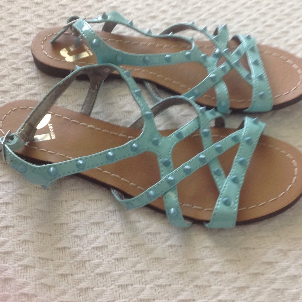 NWOT Beautiful Report Sandals Shop & Support