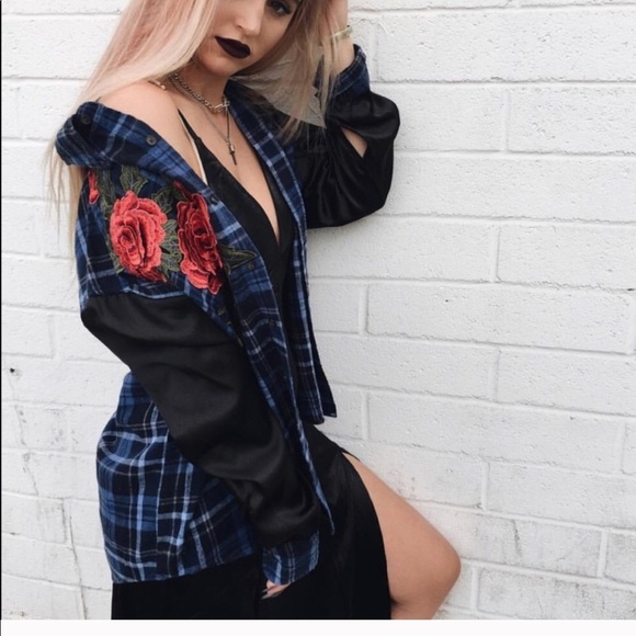 NWT LF Rose Appliqué Flannel - Picture 1 of 5