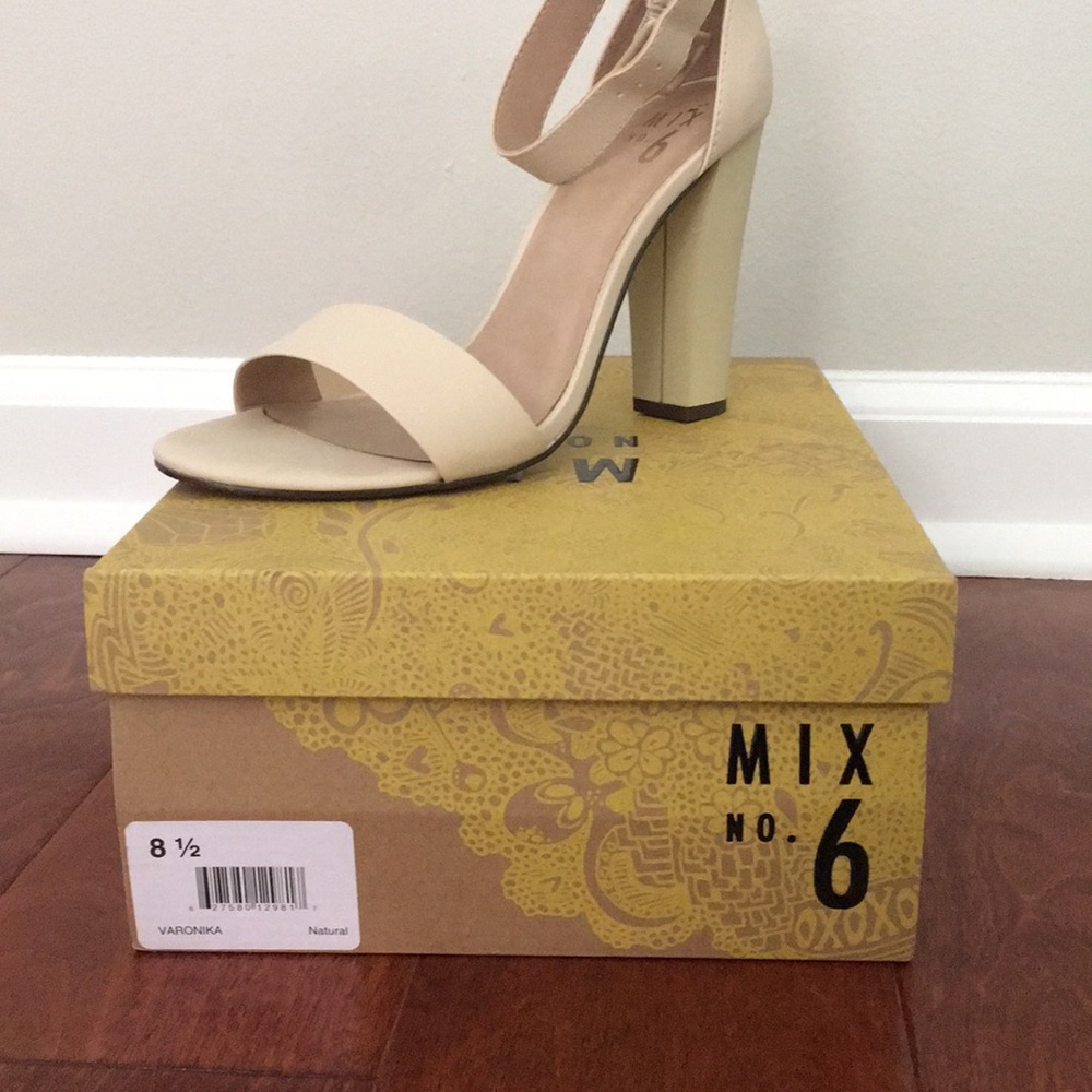 Nude/blush Platform heel. Size 8.5