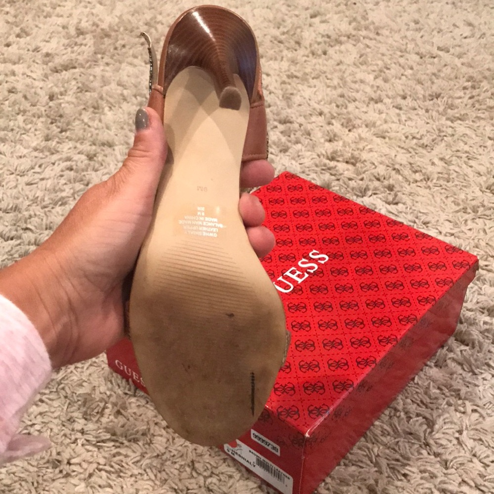 Pumps - Picture 2 of 4