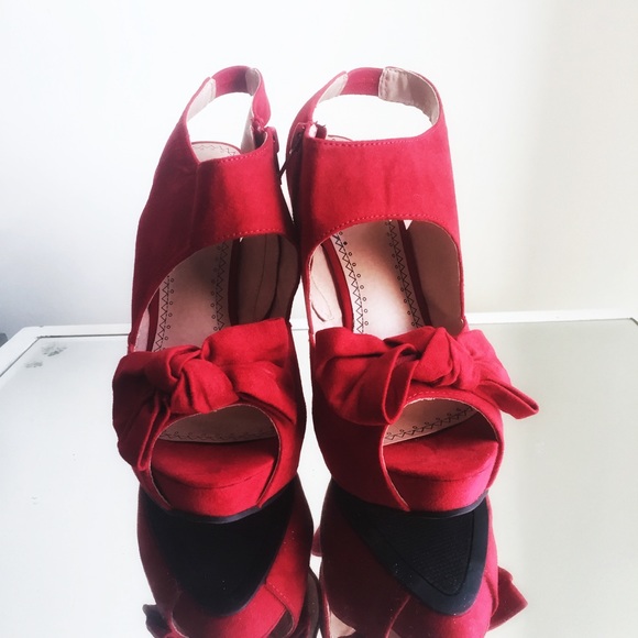 OlsenBoye Red Formal High Heels with bow - Picture 2 of 2