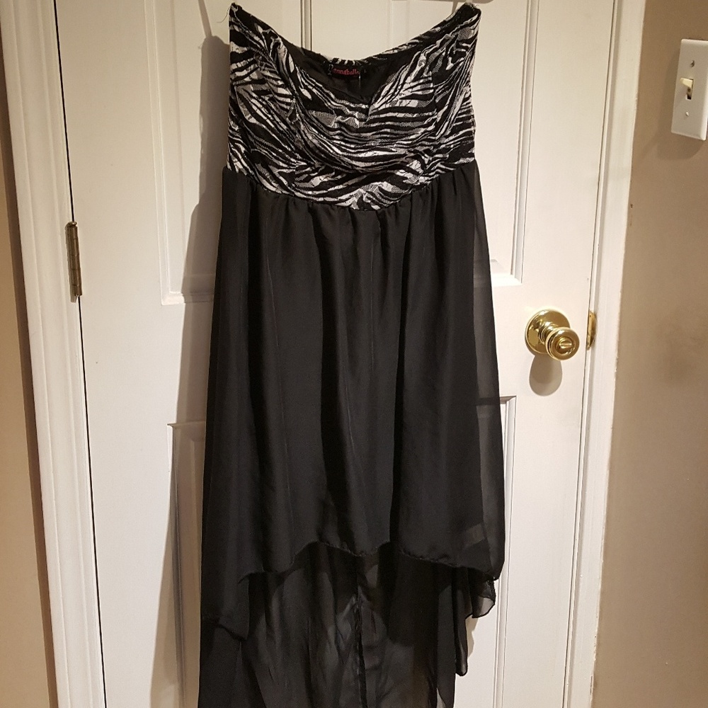 NWT Y2K ZEBRA PRINT SLEEVELESS HI-LOW BLACK & WHITE DRESS JUNIORS SIZE LARGE